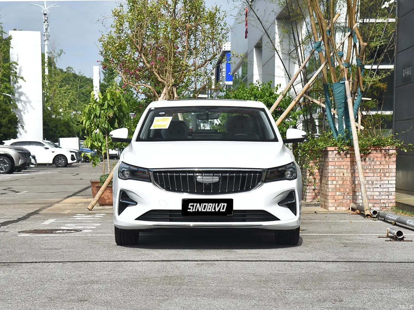 Самая популярная дешевая цена Geely Emgrand 2025 четвертого поколения 1.5L CVT флагманская версия 5-дверный 5-местный седан бензиновый автомобиль