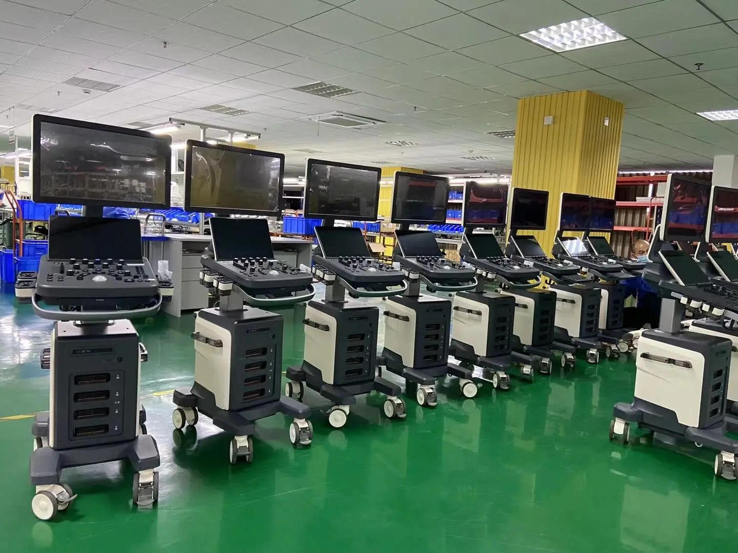 LTUB72 Medical Equipment Ultrasound Probe Scanner 21Inches Full Digital Color Doppler Ultrasound Scanner