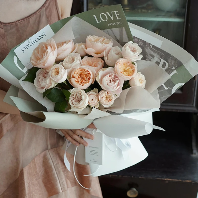 LUCIA  Feng Hua Art Newspaper Bag Flower Paper Flowers Retro English Wrapping Paper Flower Shop Packaging Materials LF160548