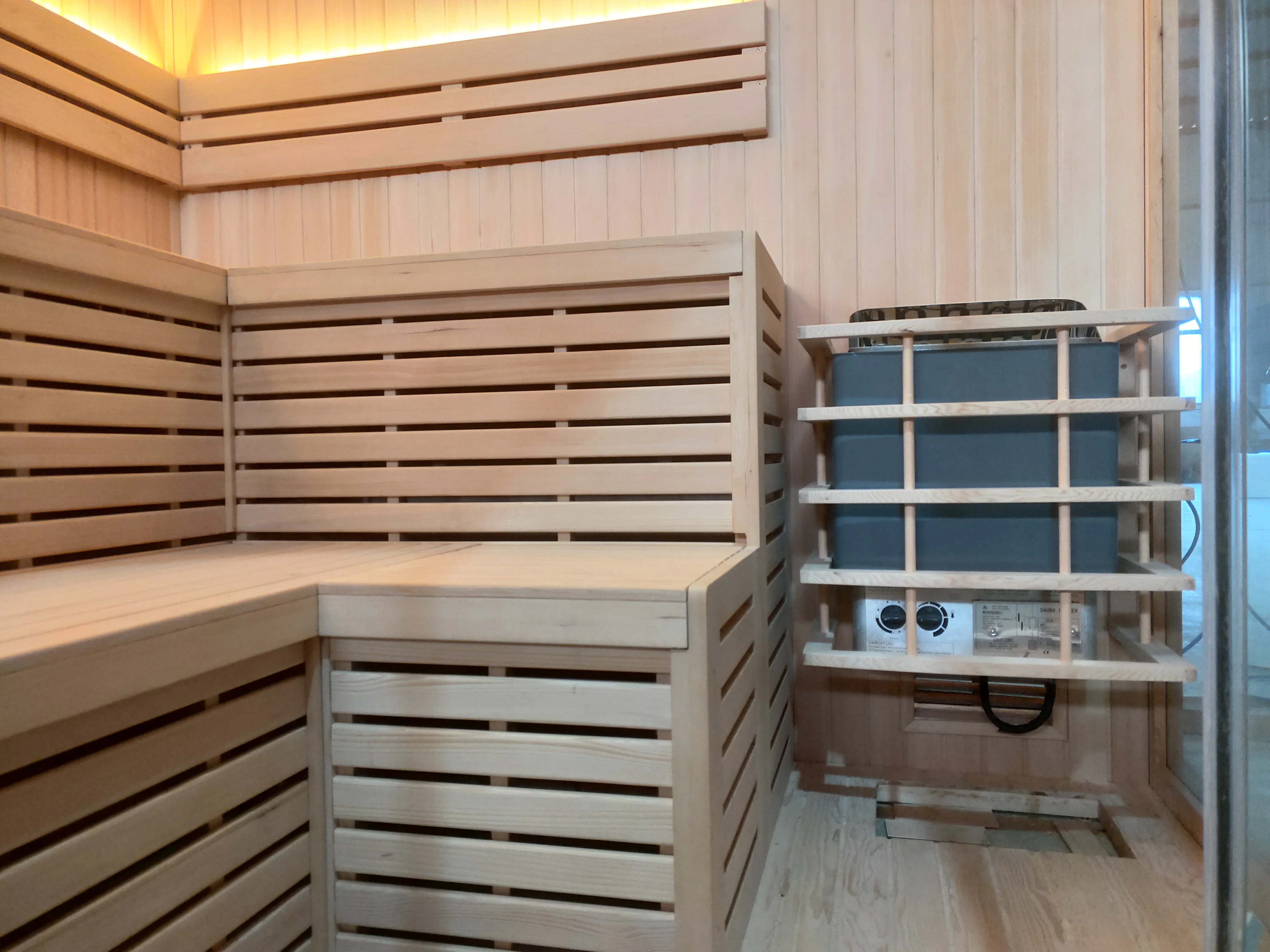 indoor traditional sauna wet steam five corner sauna rooms with sauna stove and stone