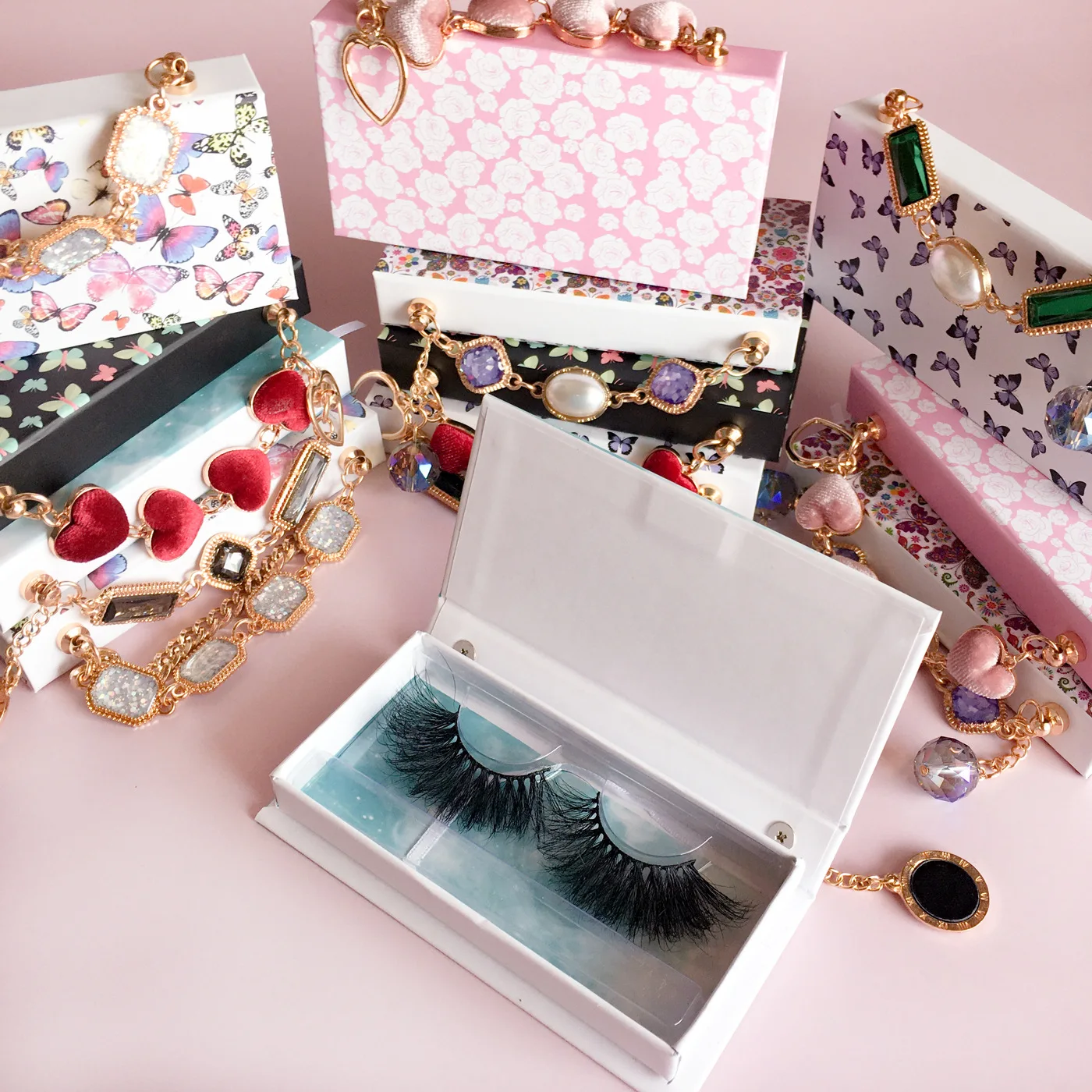 2021 New Wholesale High Quality Lovely Eyelash Packing Box With Chain Butterfly Eyelash Box