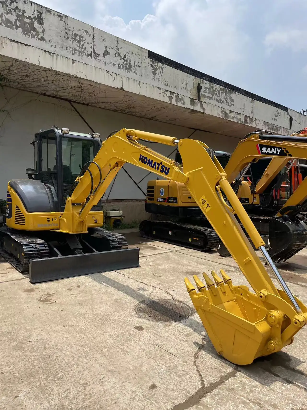 Экскаватор б/у из Китая 1 5 т продажа Подержанный мини-экскаватор PC55 Komatsu