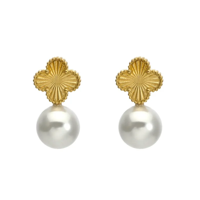 Retro light luxury pearl earrings titanium steel 18K electroplated four-leaf clover earrings stainless steel earrings