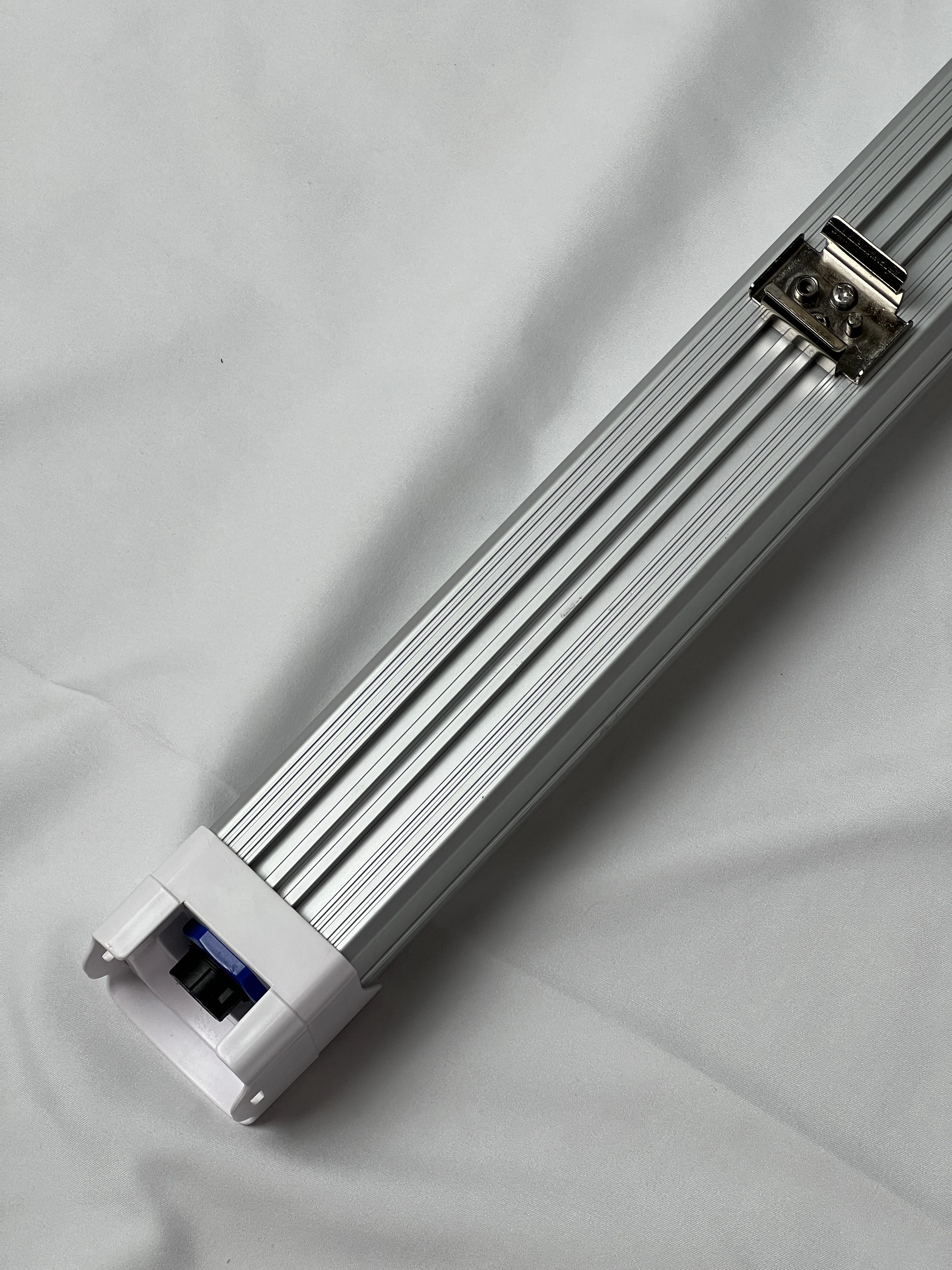 Hot Product USA Samsung PPE2.8 120W Indoor LED Grow Light High Efficiency Full Spectrum Undercanopy Daisy Chain Higher Yield Red