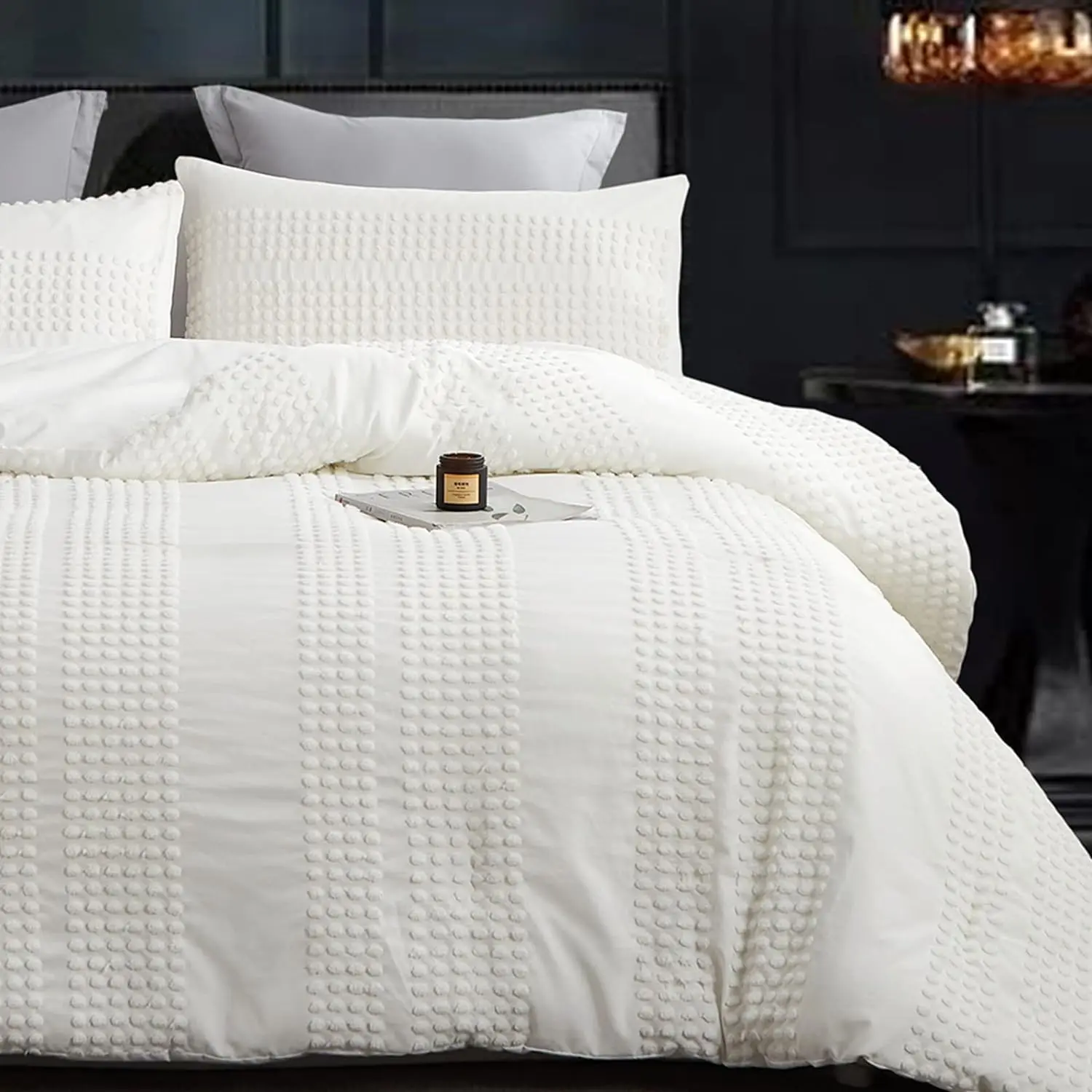 White Boho Tufted Lightweight Bedding Sets 3PCS Soft Jacquard Pom Pom Comforter with 2 Pillow Cases for All Season
