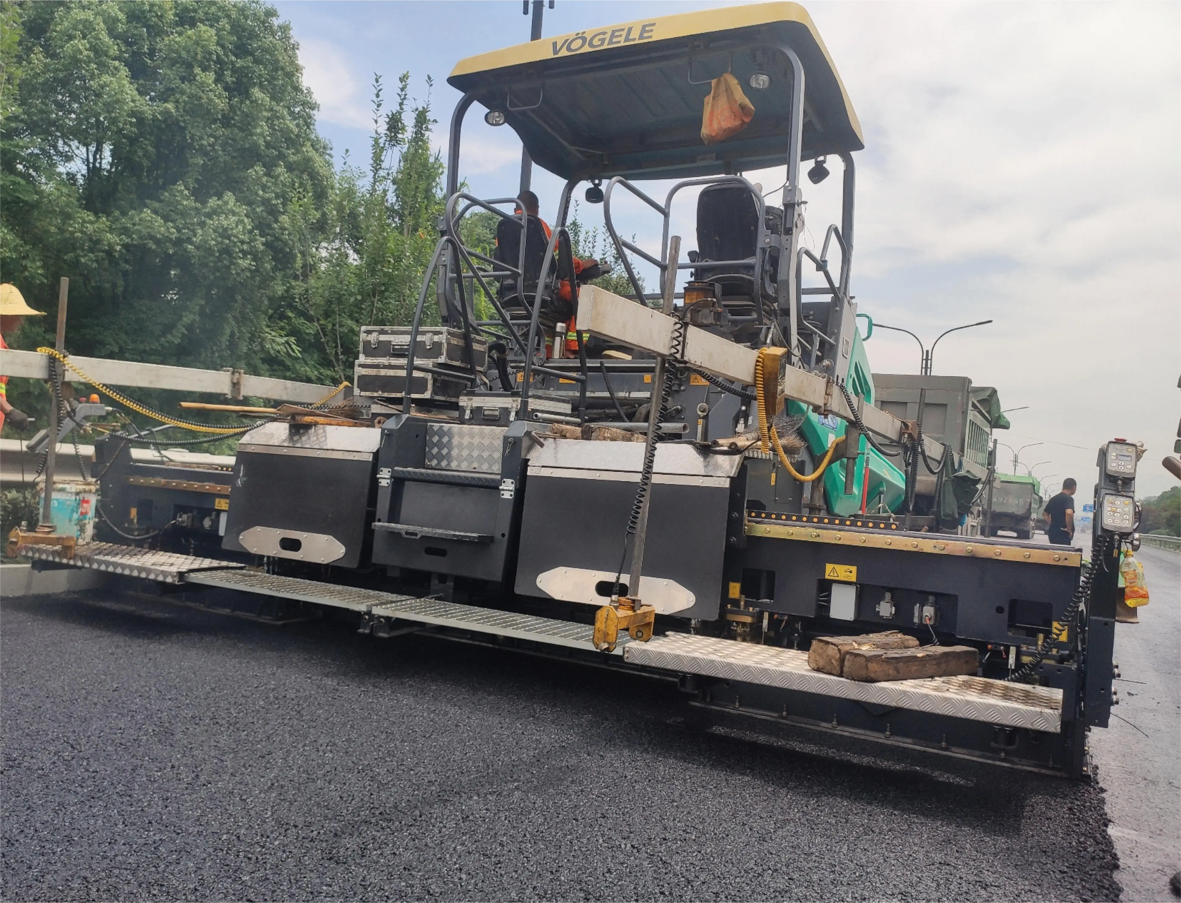 2024 New design Road Curb Concrete Paver Curb Machine Road Construction spare parts Asphalt Paver screed 2.5m-5m
