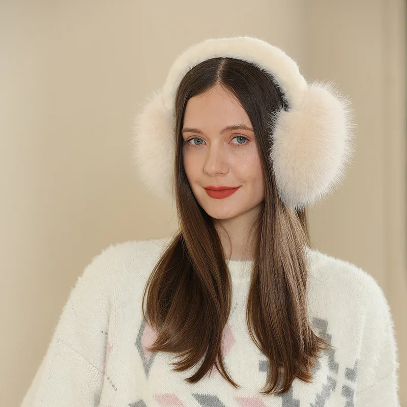 Женские зимние пушистые наушники