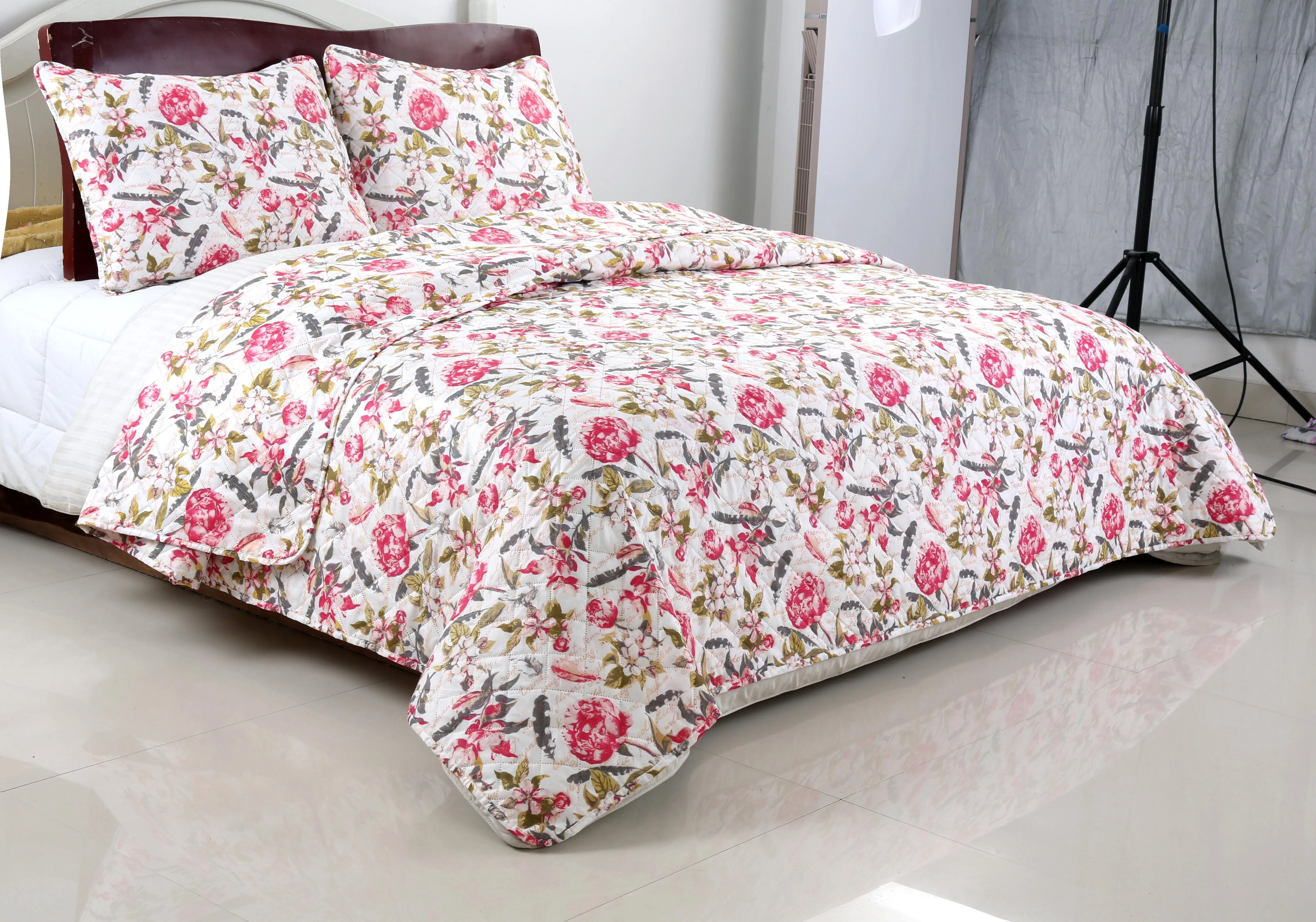 Customized Floral Design Printed Soft Coverlet 100% Polyester Bedspread Quilt Set for