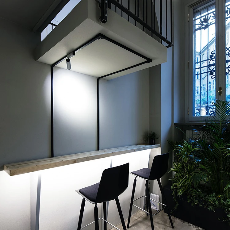 Latest Design Surface Mounted Aluminum Alloy Rail System Hotel Showroom Smart Led Linear Track Light