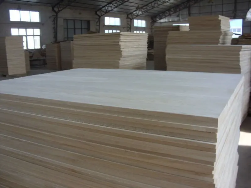 Linhao Supply Produces Timber  Solid Wood Pine Wood Timber Wall Pine Finger Joined Panels