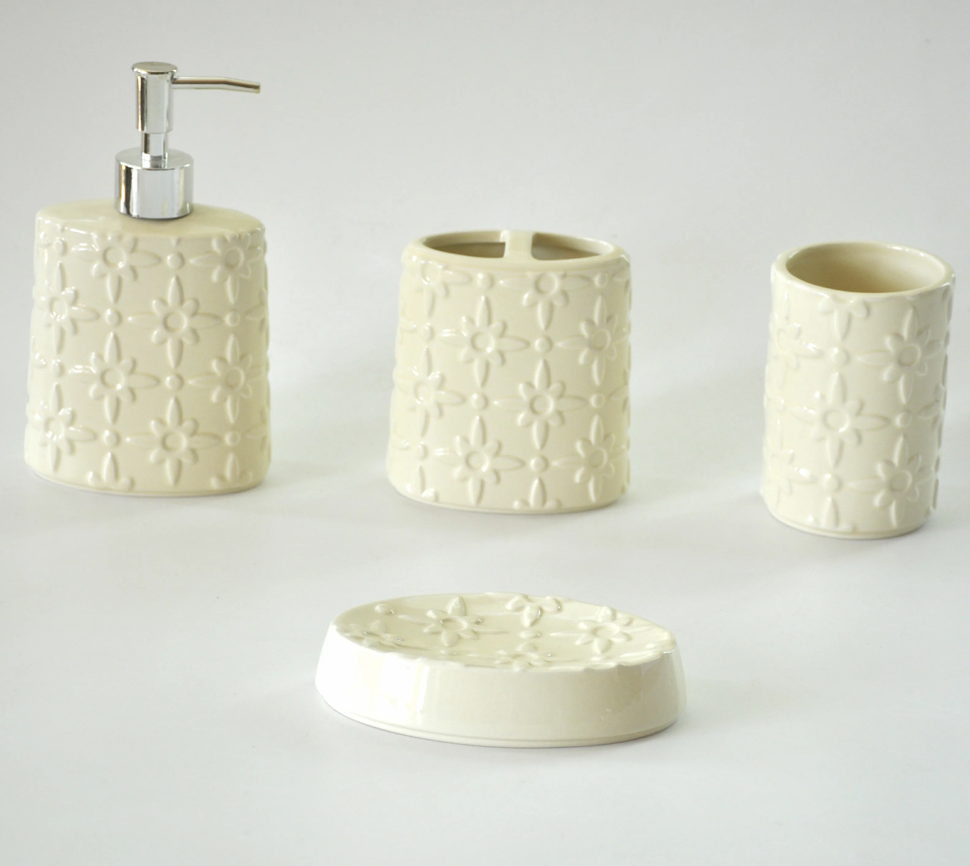 JIA SHUN 4pieces hotel bathroom products ceramic light yellow flower emboss bathroom accessories set  soap dispensers soap dish