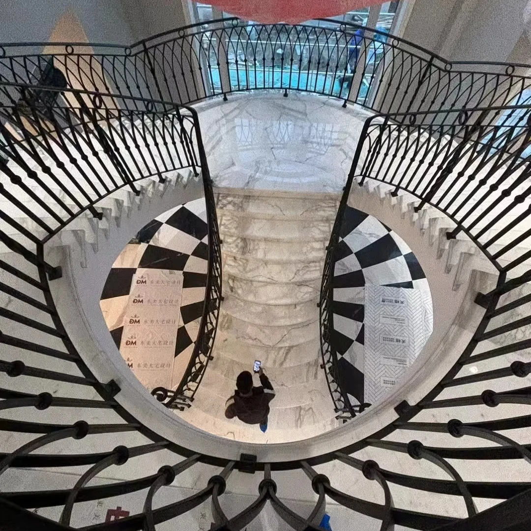 Latest Design Wrought Iron Gold handrail Indoor Stair Railing Cast Iron Balustrades Interior Curved Staircase Railings For Villa