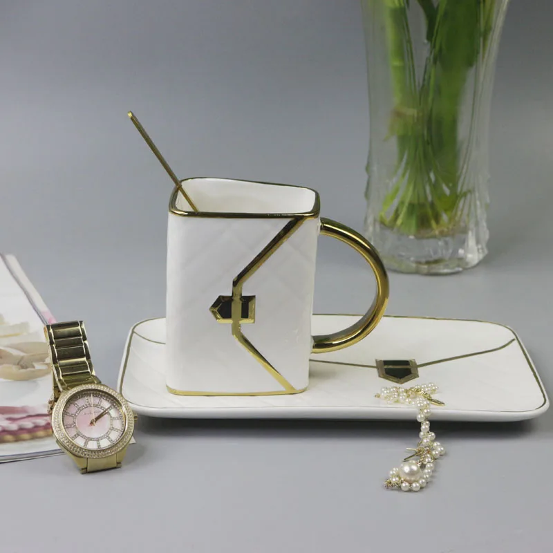 Elegant Gold Rim Porcelain Coffee Cup and Saucer Set Gift New bone china  Tea Milk Travel Cup set with Handbag Shaped