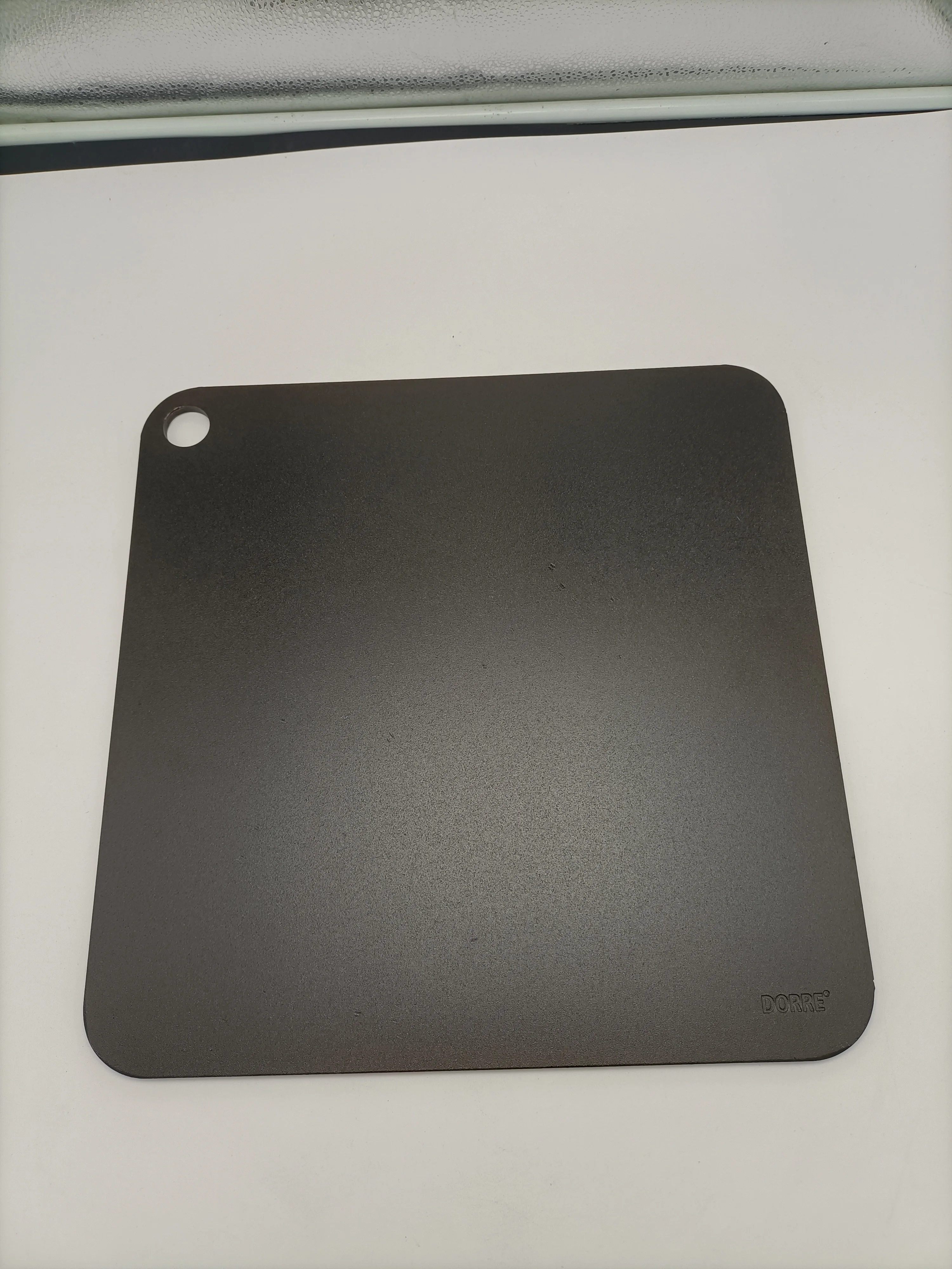 Vegetable oil coating carbon steel perforated flat baking steel pizza plate for cooking pizza