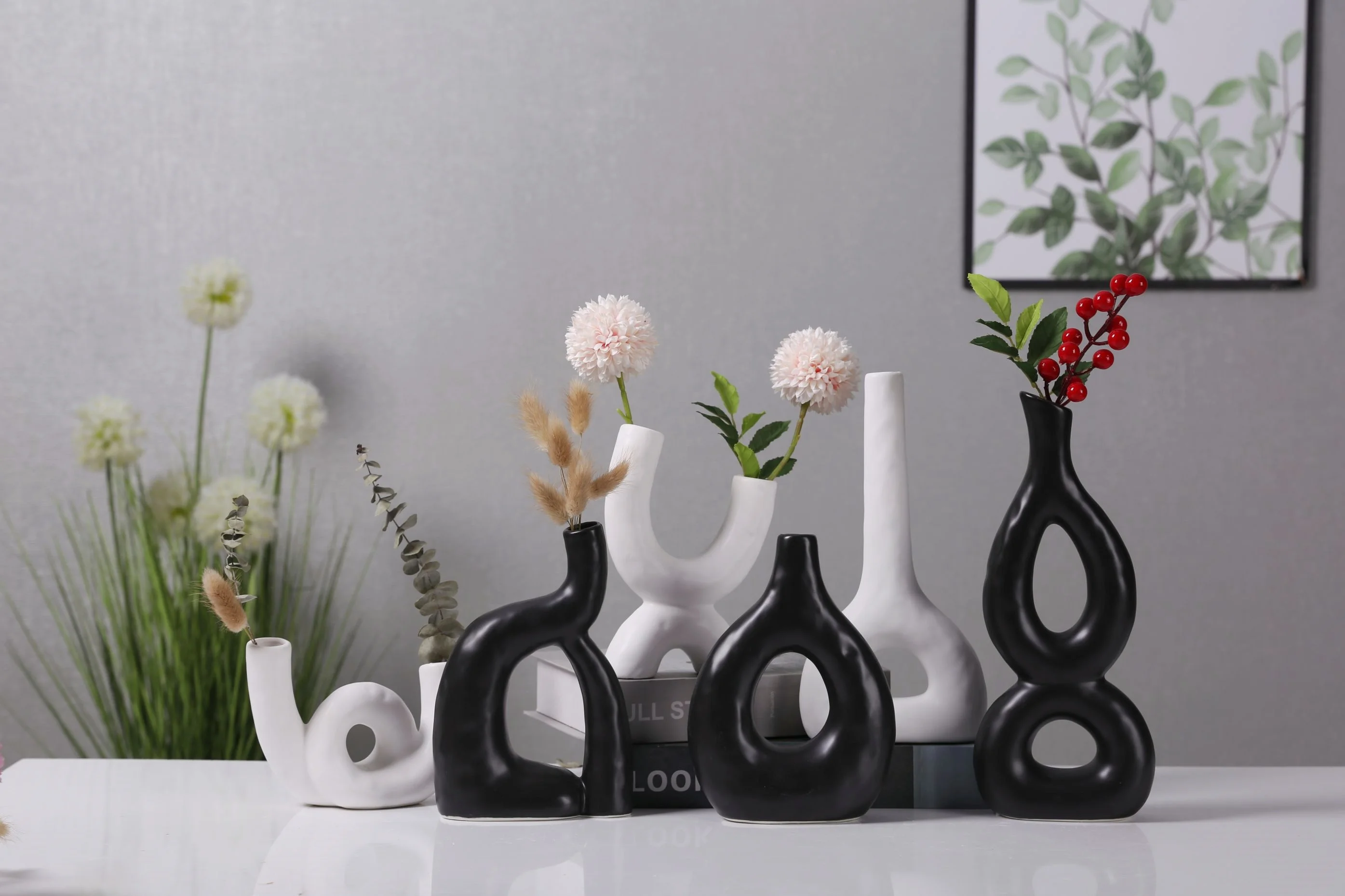 Nordic Style Geometry Shape Black White Tabletop Wheat Straw Porcelain Vase For Home Decor
