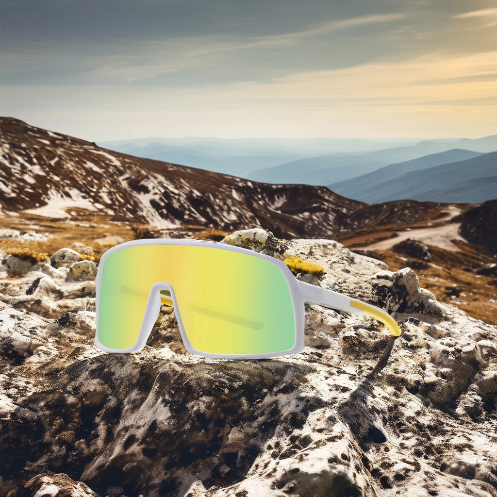 Wholesale TR90 Big Frame Sunglasses Unisex Adults New Trendy UV400 Protection Polarizing Sports Sunglasses Black Gold