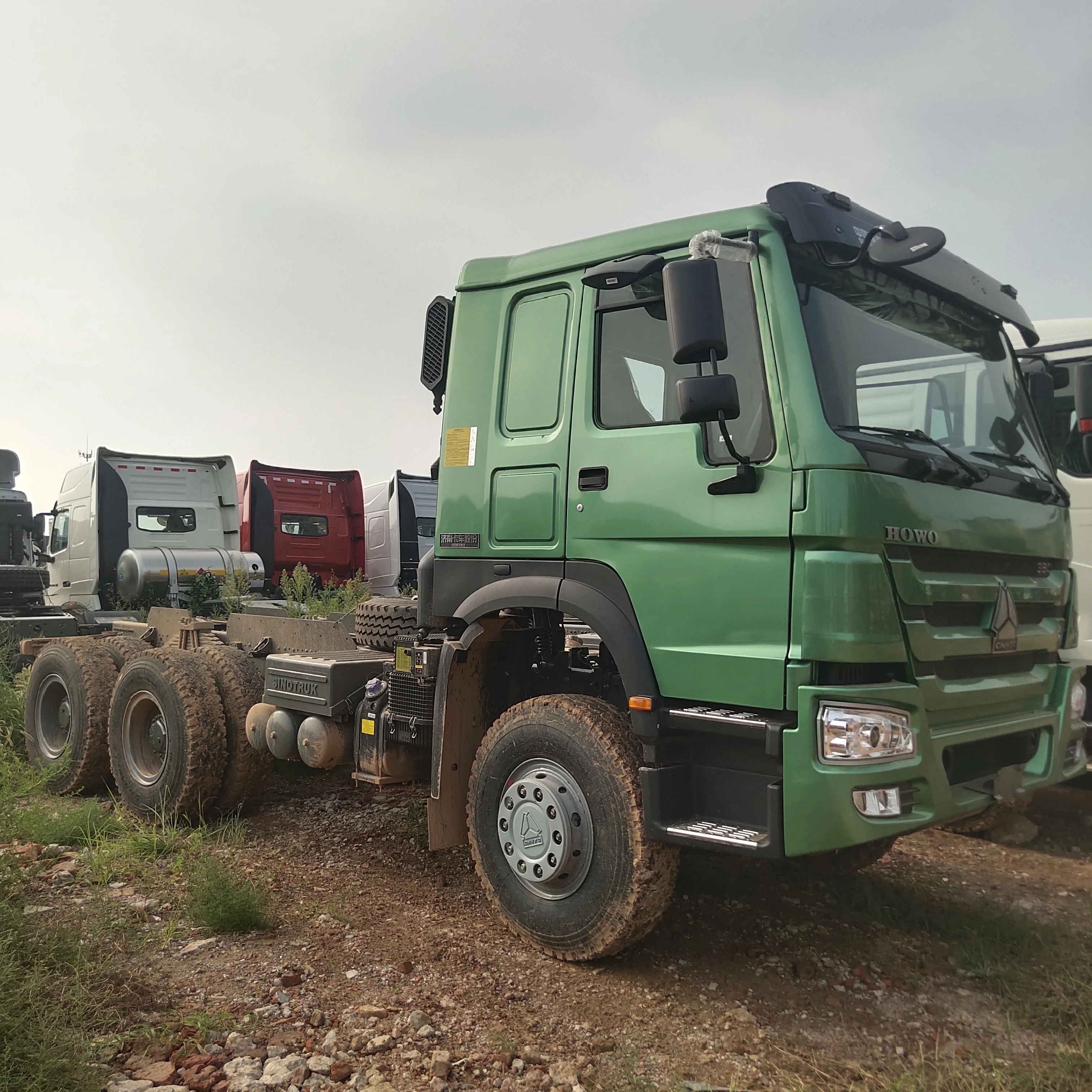 Sinotruck Howo Hot Selling Tractor Head Trailer Truck 420Hp 6x4 Tractor Head Truck