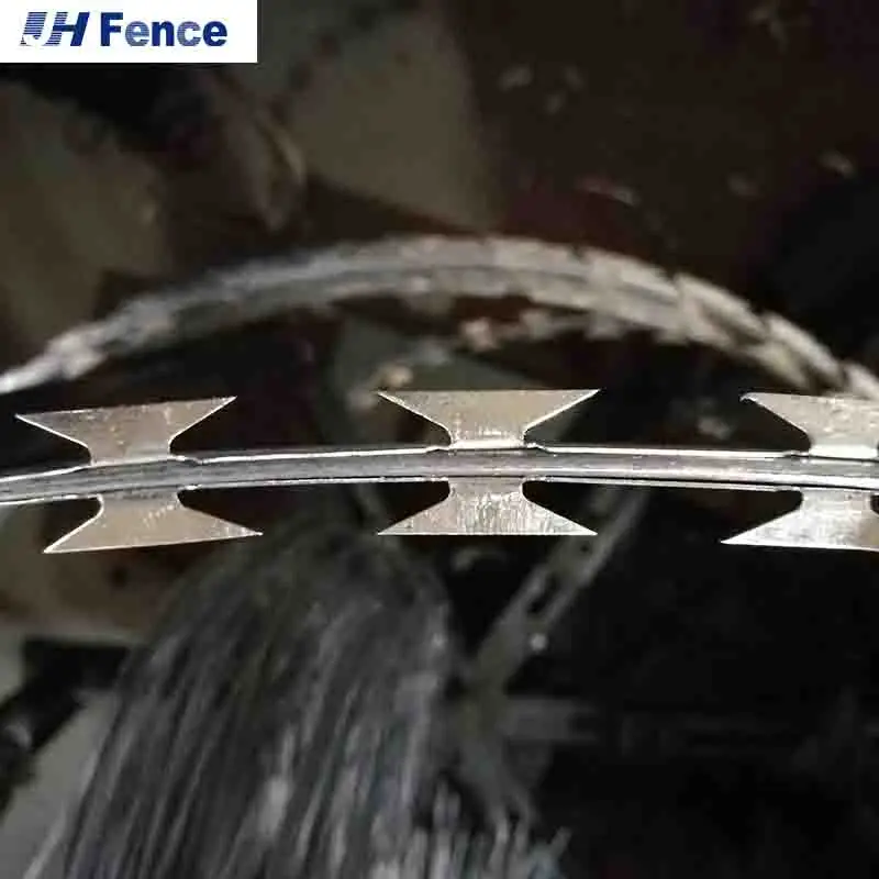 3mm Diameter Galvanized Concertina Razor Barbed Wire Fence Security Welded Steel Mesh Razor Wire with Barbs