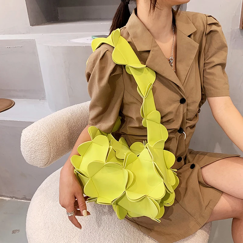  Small design bag women summer 2021 new chic flower cross-body versatile instagram petals under the
