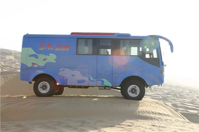 Бездорожья автобус Dongfeng EQ5160XSGC desert полноприводный на продажу