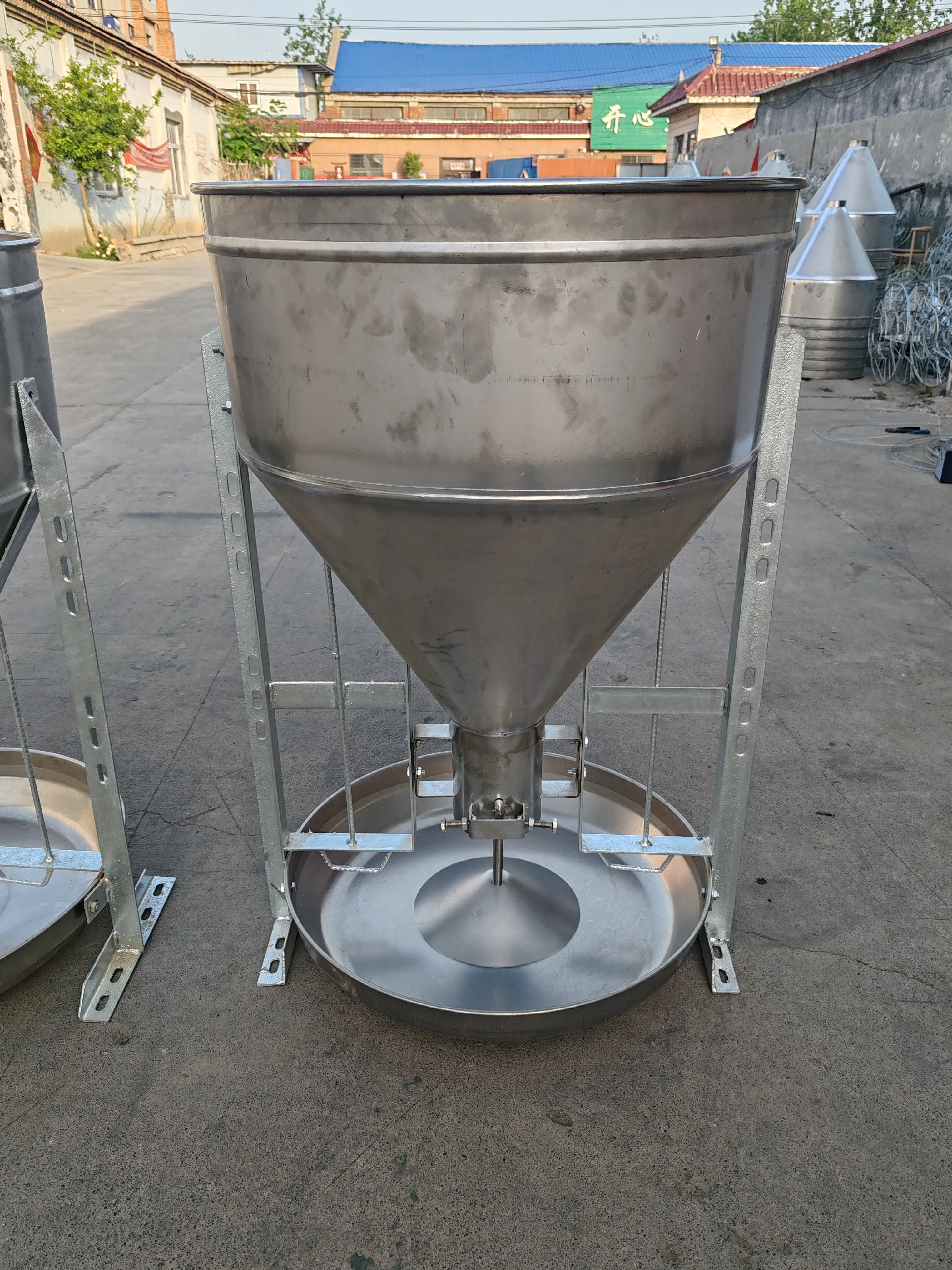 Livestock Animal Husbandry Breeding Equipment Automatic Pig Hog Feeder Fattening Pig Wet Dry Feeders