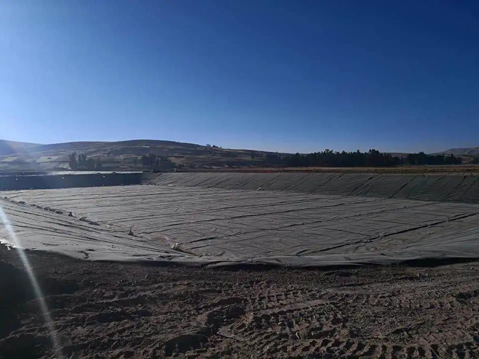 
HDPE geomembrane plastic pond liner for prawn farm 