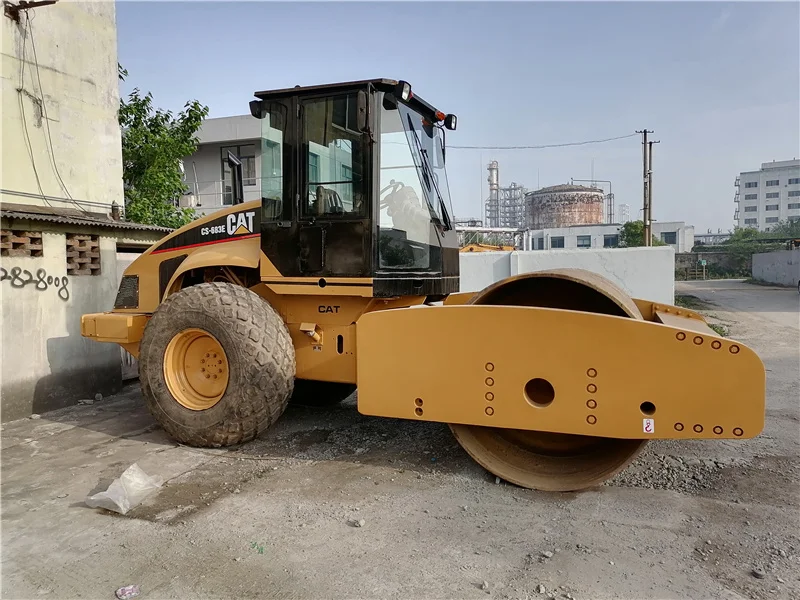 used road roller cat CS683E used CAT/Caterpillar /Used Caterpillar compactor CS683 CS583 ROAD ROLLER Compactor for sale