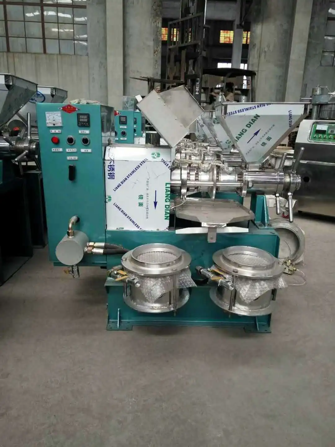 Hot Selling Coconut Olive Sesame Hydraulic Spiral Oil Press Fully Automatic Industrial Cold Press Price