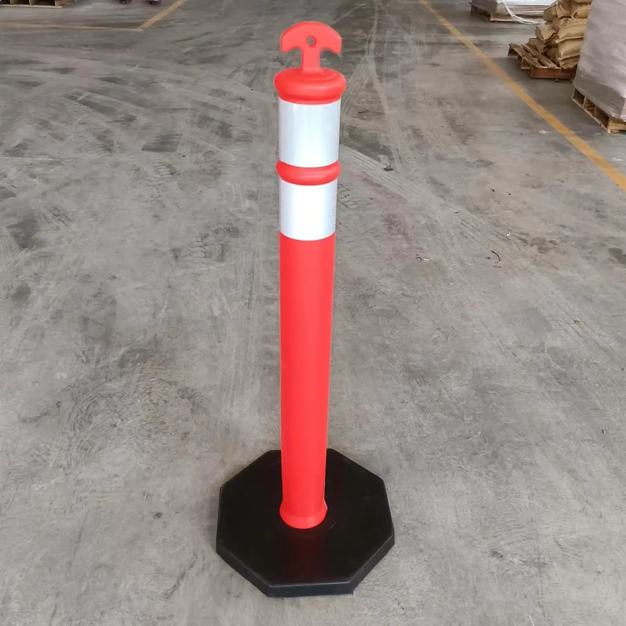 Дорожный конусный предохранительный барьер 42 дюйма с отражающими ошейниками и резиновой основой идеально подходит как стояночные стойки