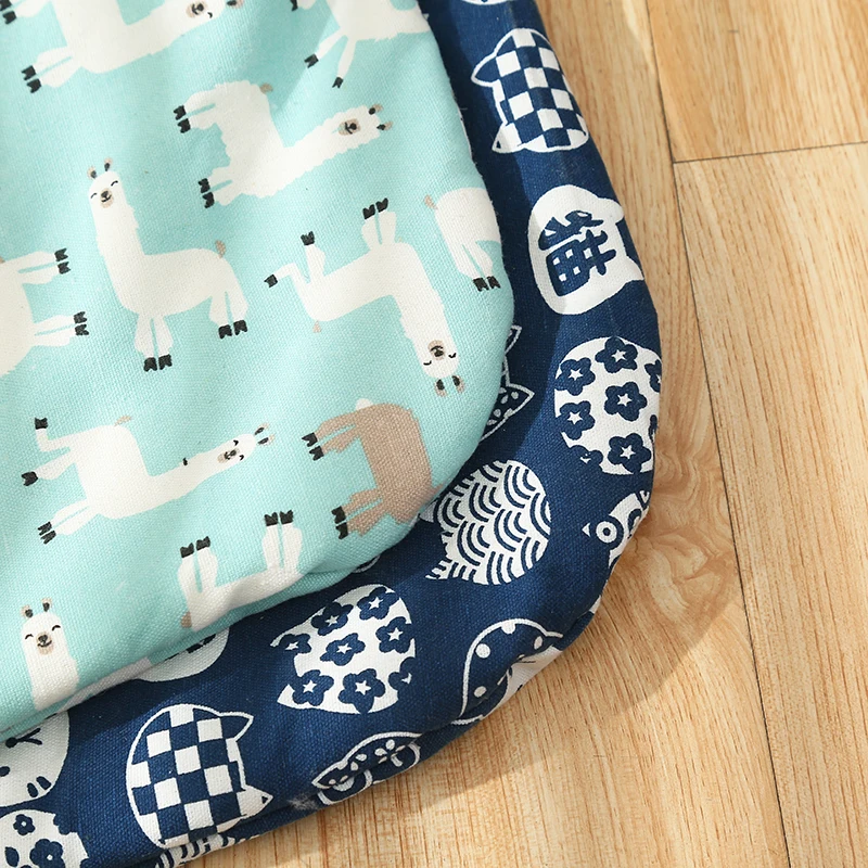 2024 Wholesale Fashion Thicken Soft Tail Shape Dog Blanket Washable Dog Mattress for Puppy Dog Cat