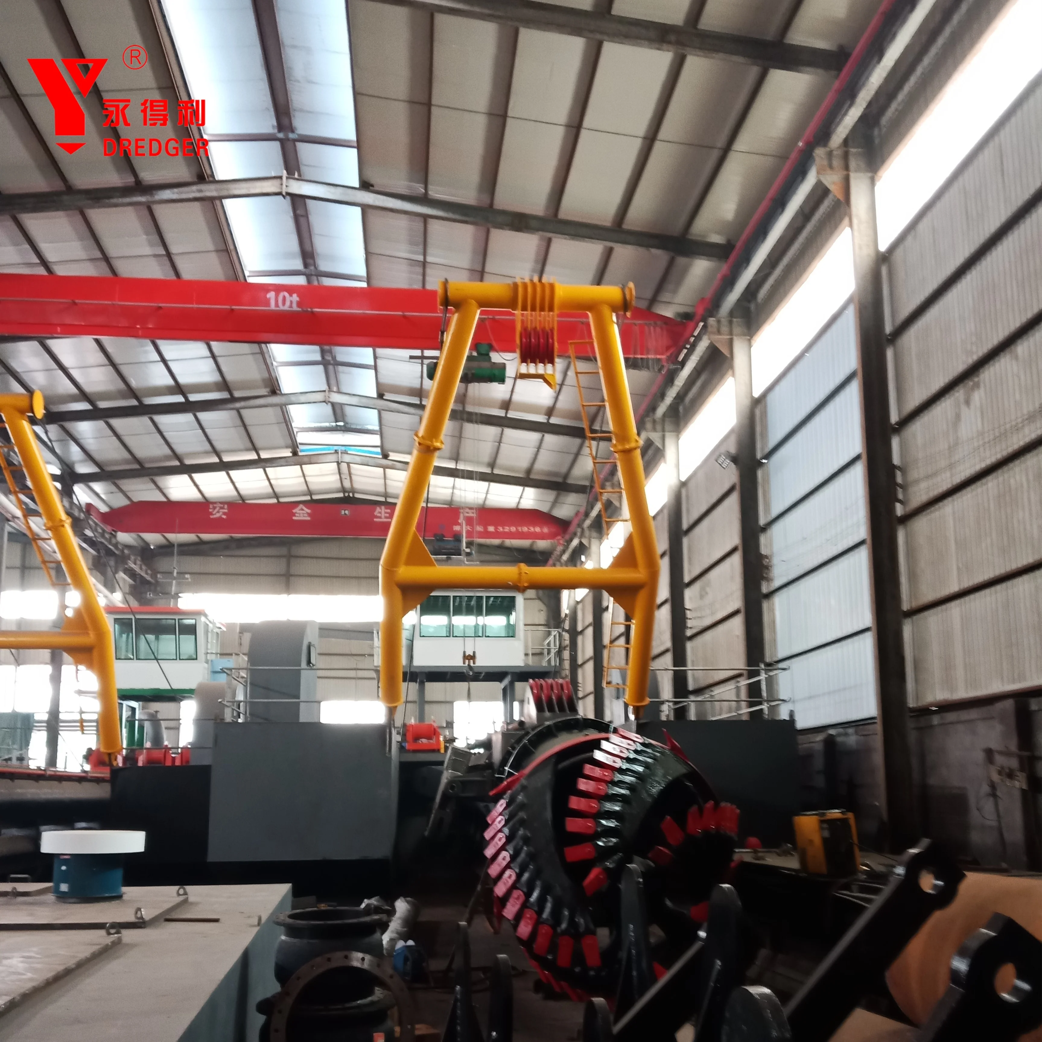 Hot sale dredger machine/ sand dredging machine/dredger in sale for the sand pumping