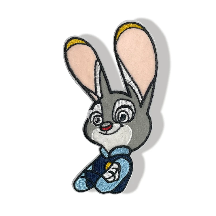 Hot Contemporary Polyester Fiber Fabric Customized 3D Embroidered Patch Garment Labels