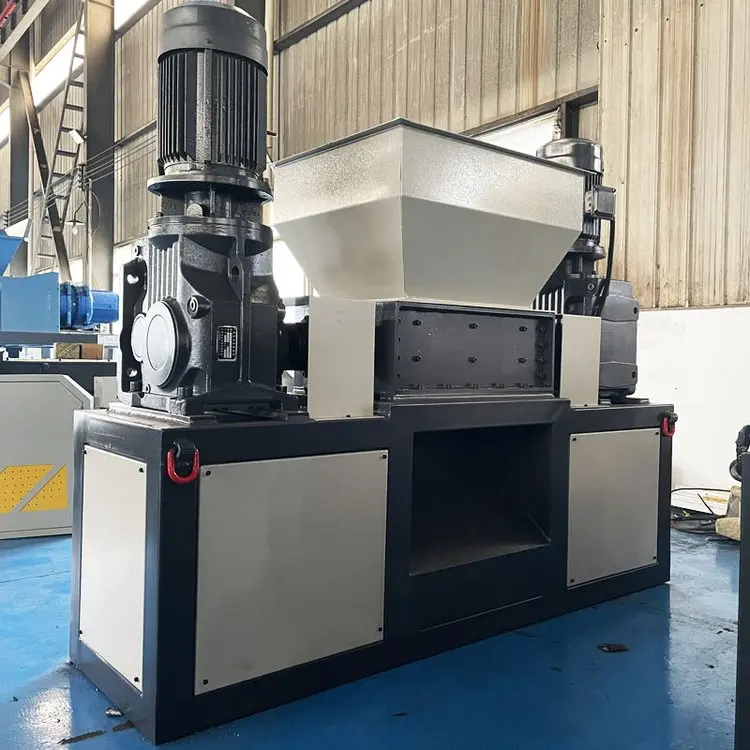 Waste plastic cement bags shredder / shredding machine
