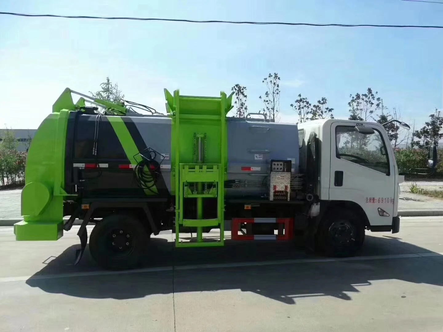 Euro 3 self loading trash bin collection garbage dump truck