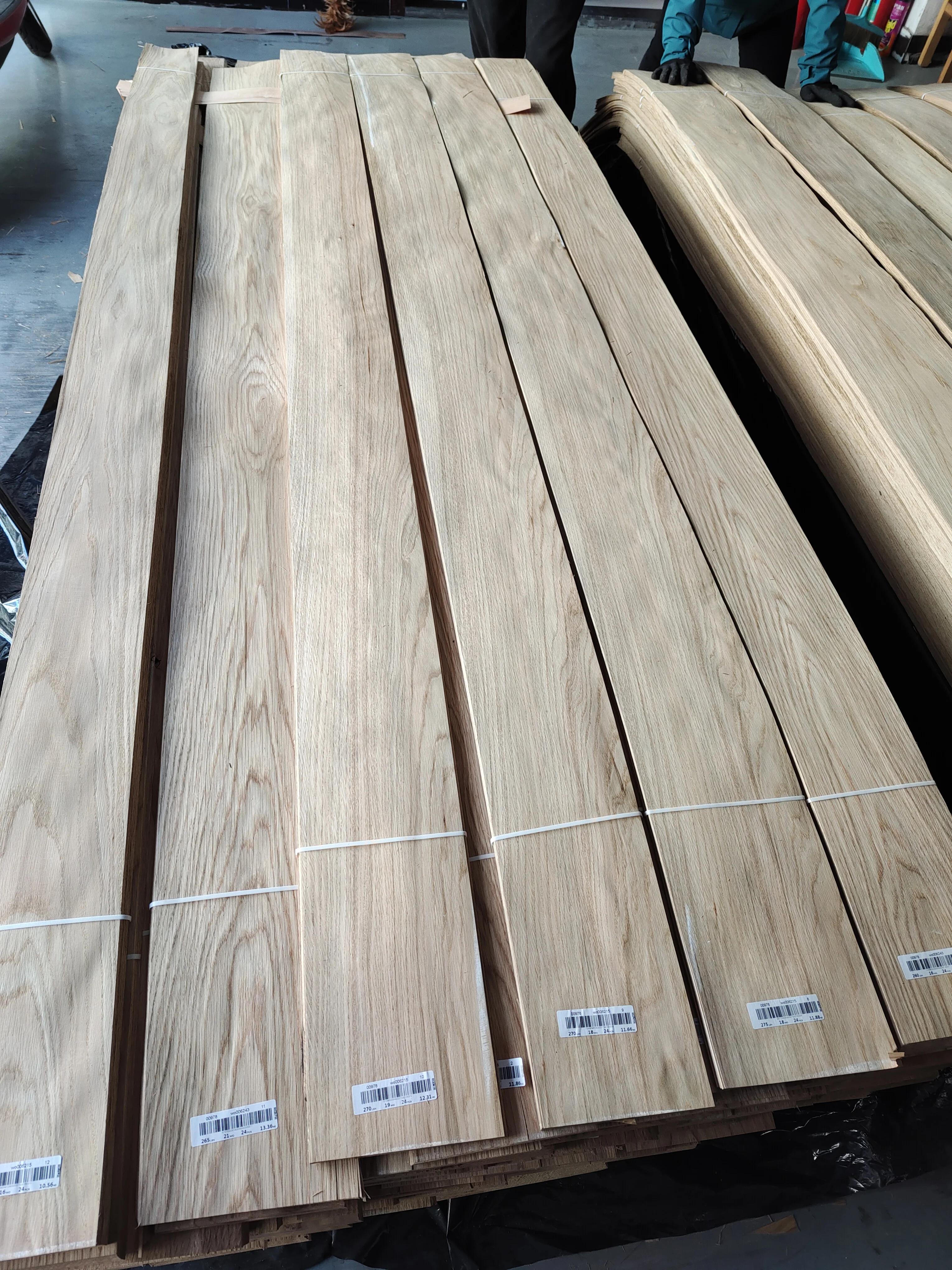 European Oak Wood Veneer 0.50 MM Crown Cut