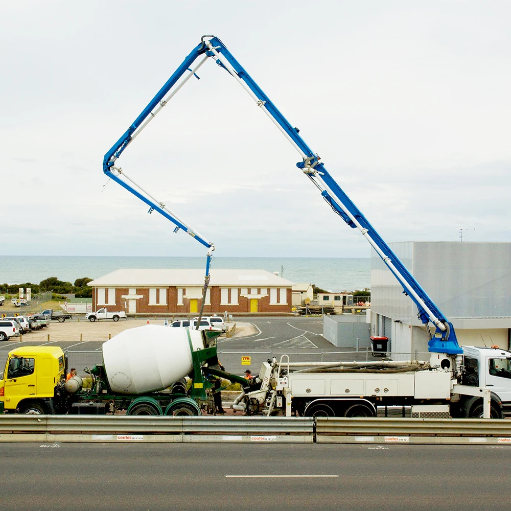 Construction Pouring Walking Hydraulic Placing Boom Concrete Wheel Concrete Placing Machinery Mobile Type Concrete Spreader