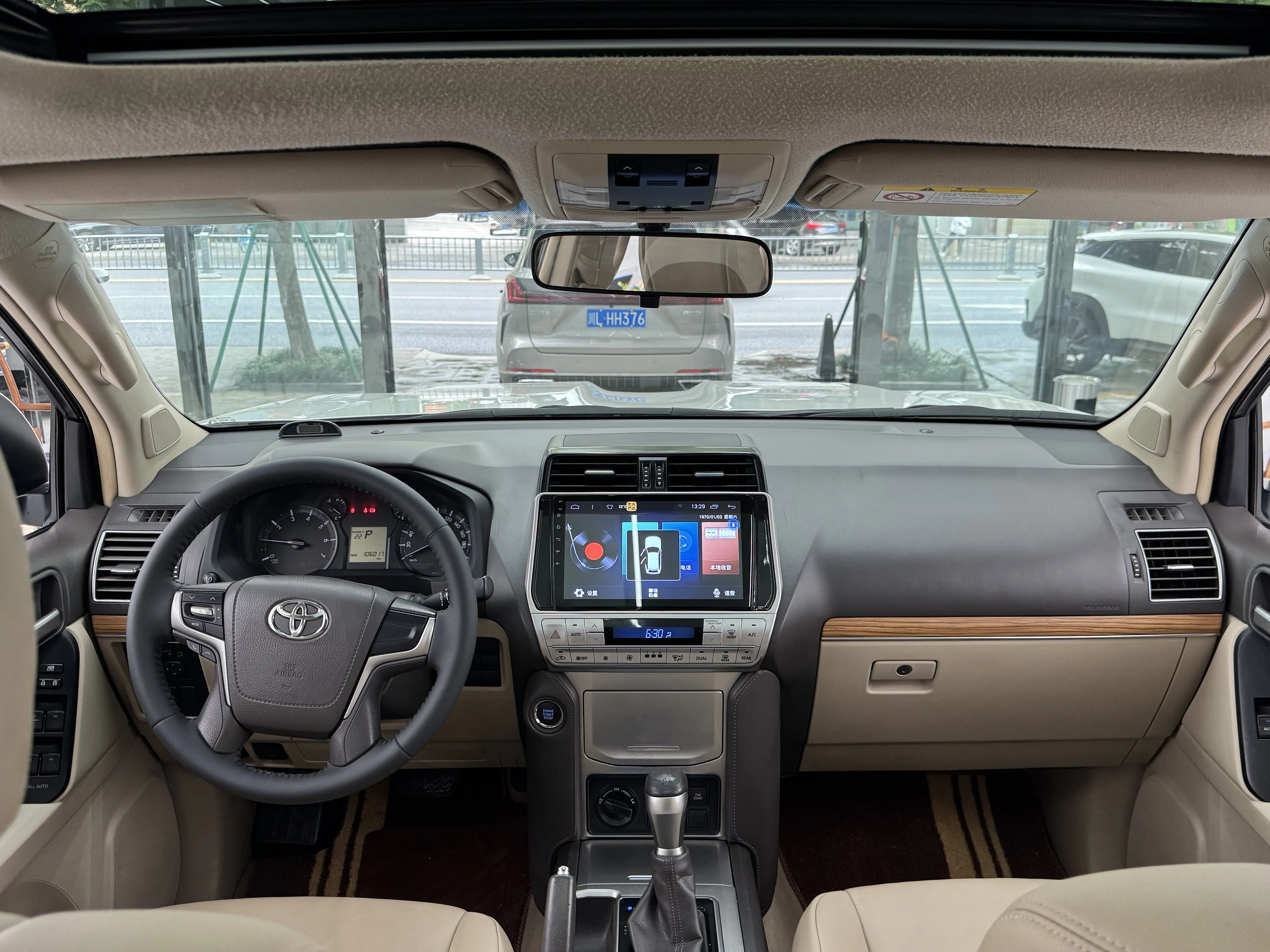 Toyota Prado 2018 модель 3.5L автоматический TX.