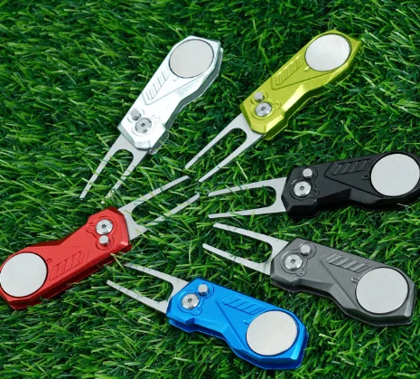 2024 High Quality Retractable Aluminium Handle Stainless Steel Fork New Golf Divot Repair Tool
