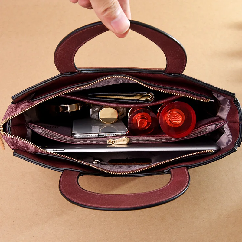 Stylish Vintage large capacity Lady luxury purse women handbag with handle and flower embossed pattern