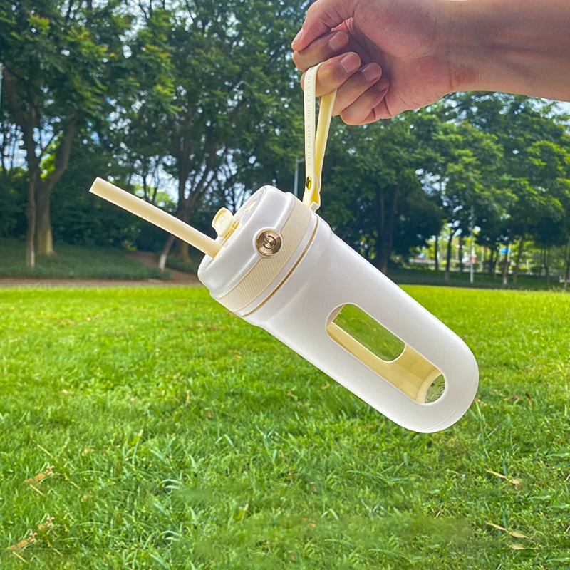 Manufacturer wholesale portable juicer for household multifunctional small wireless electric portable juicer mini fruit blender