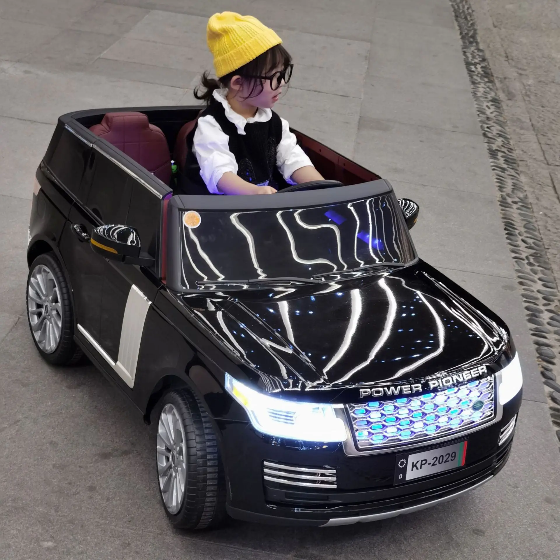 Manufacturers New electric vehicle four-wheel drift car drive remote control off-road baby toy car Battery Stroller