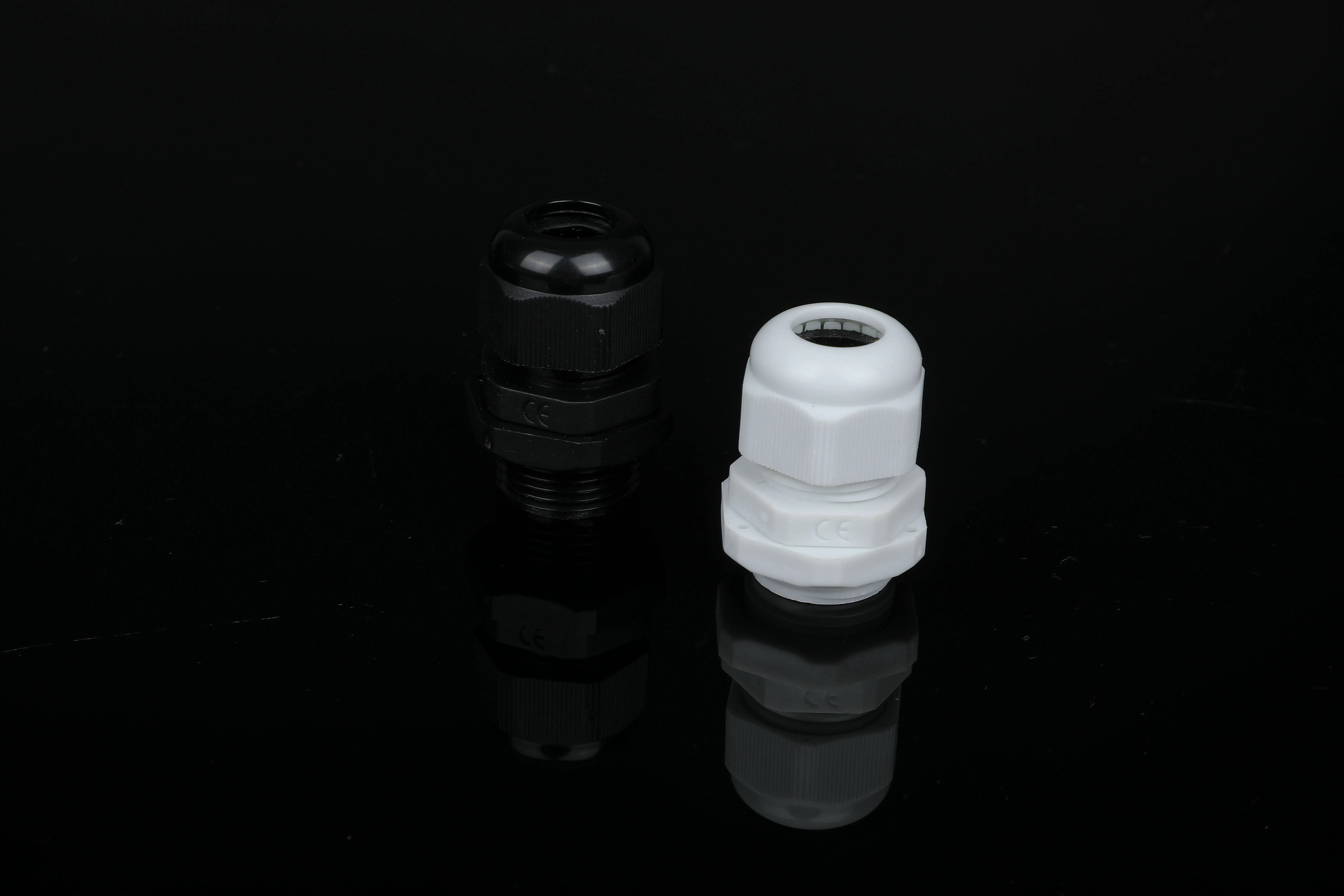 Rubber Strain Relief Waterproof PG 13.5 Size Nylon Cable Gland