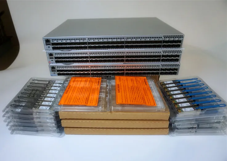 BR-MIDR8PTPOD-32G  brocade license pod  BR-G720-24-32G-R network Switch G720 56 ports Enterprise Bundle