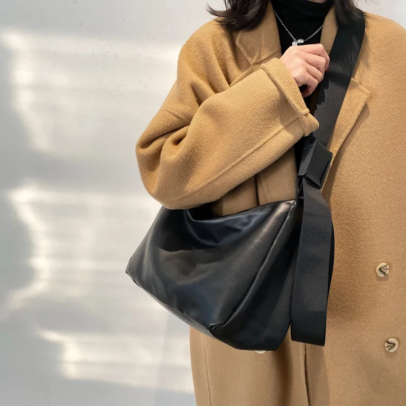 Korean Style PU Leather Tote Bag for Women Soft Large Crossbody Day Trip with Zipper Closure Bucket Pattern Print ODM Handbags