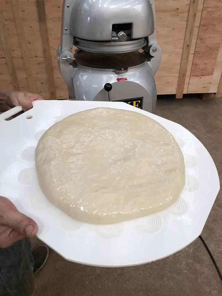 Маленькая машина для производства хлеба формовочная теста