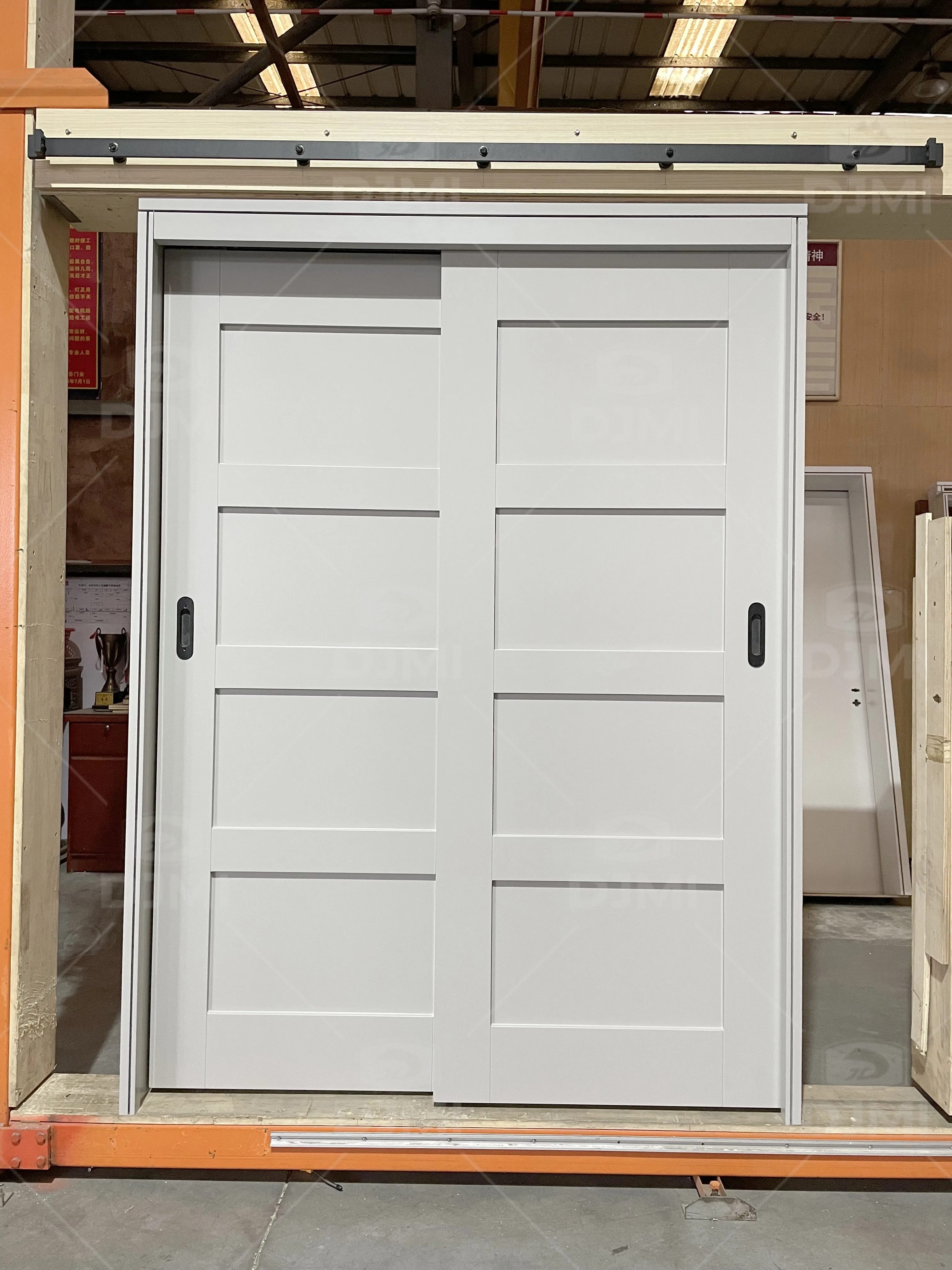 Guangdong Daji Customize Interior Bedroom White Primed Solid Core Wood Single Prehung Interior Shaker Door