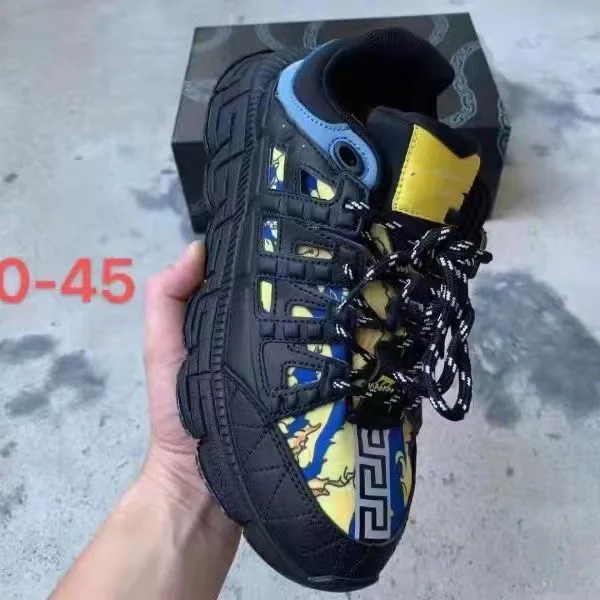 Luxury Designer Reaction Varsace Sneaker Men Women Sport Retro Walking Casual Shoes Zapatillas