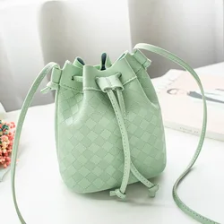 2020 New Design Fashion Bucket Drawstring Bag Woven Mini Phone Purses for Women 2020 Handbag