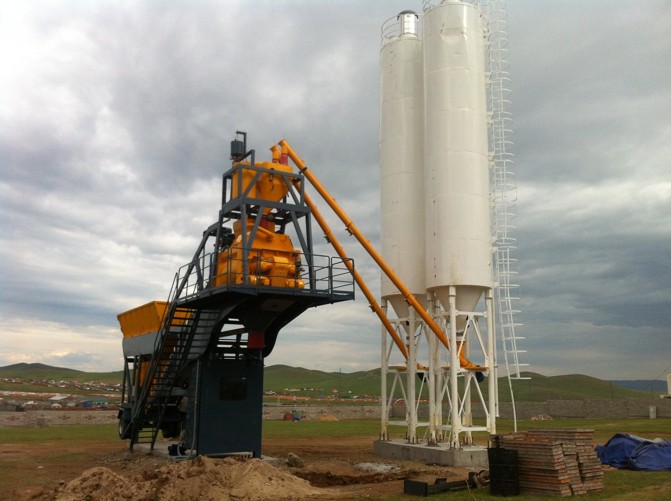 Economy type CBP60M mobile mixing concrete machinery concrete batching plant prices for sale