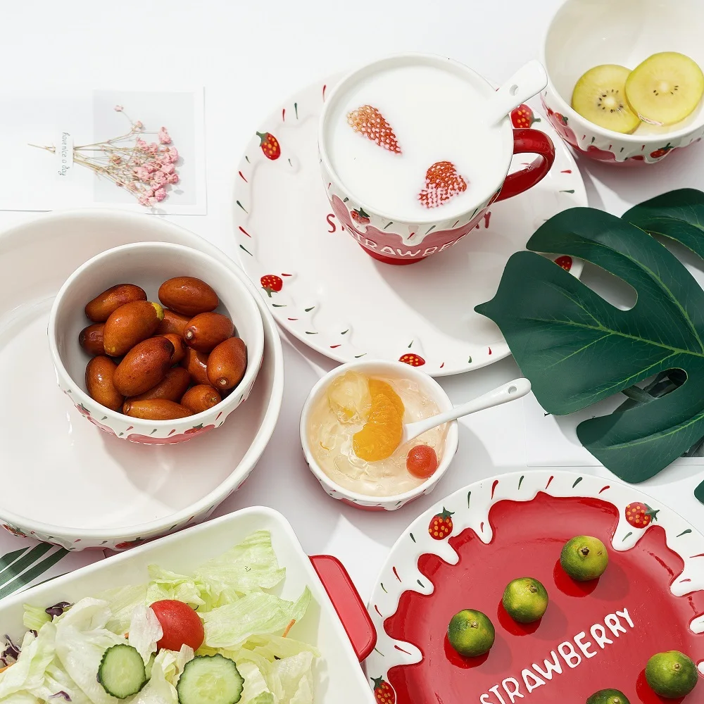 Wholesale Hand-painted Strawberry Dinnerware Set Stoneware Food Bowls Salad Fruit Dessert Bowl Ceramic Plate Baking Plates